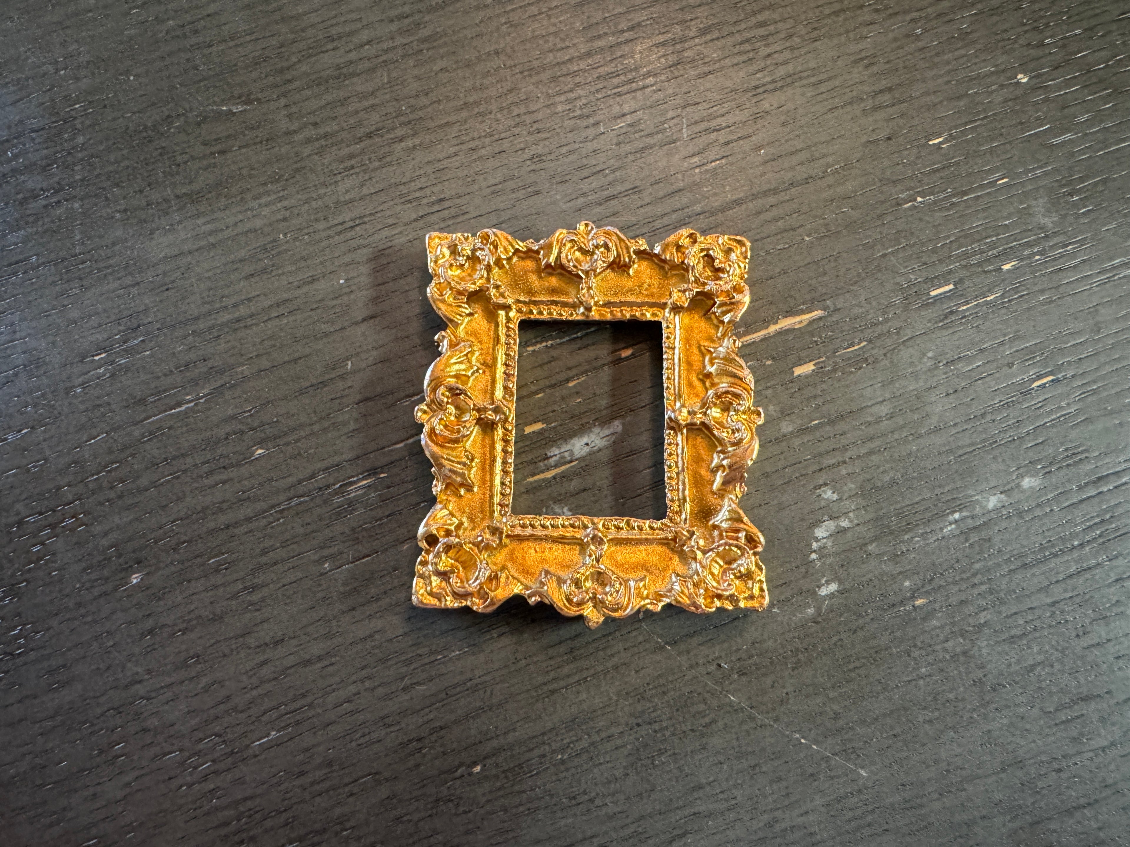Gold Mini Frames – Set of 5